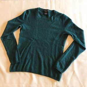 Lord and Taylor 100% cashmere sweater size medium